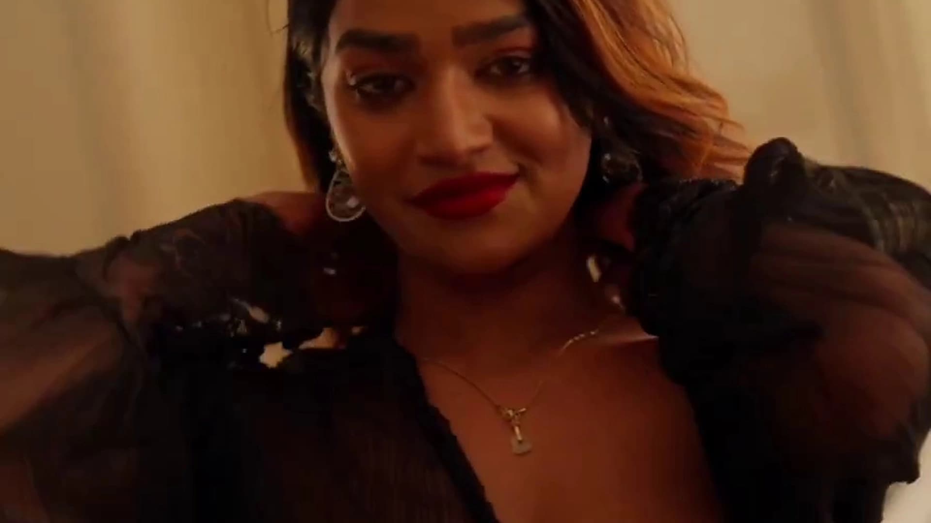 Tamil Actress Lavanya Manickam's Nude Boudoir Trailer Leaked